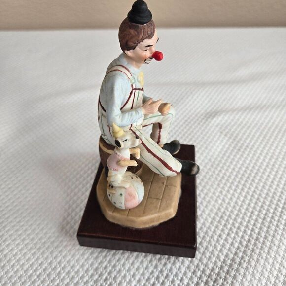 Vintage Circus Time Musical Clown Figurine Figure Dancing Dog 6" - Picture 3 of 6